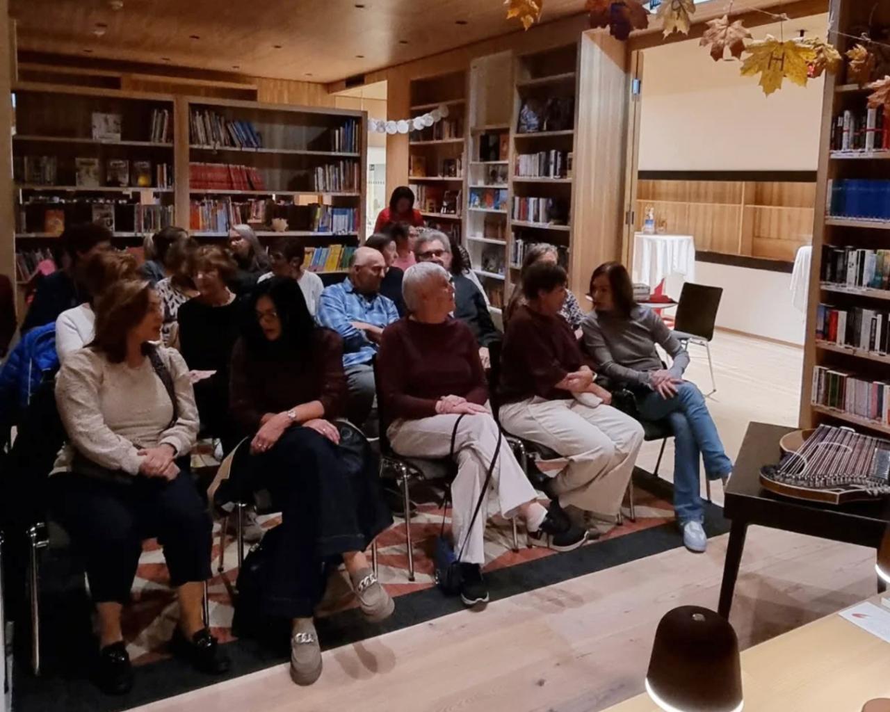 Krimi- und Gruselnacht mit Autor Christian Kössler in der Bücherei Brixlegg