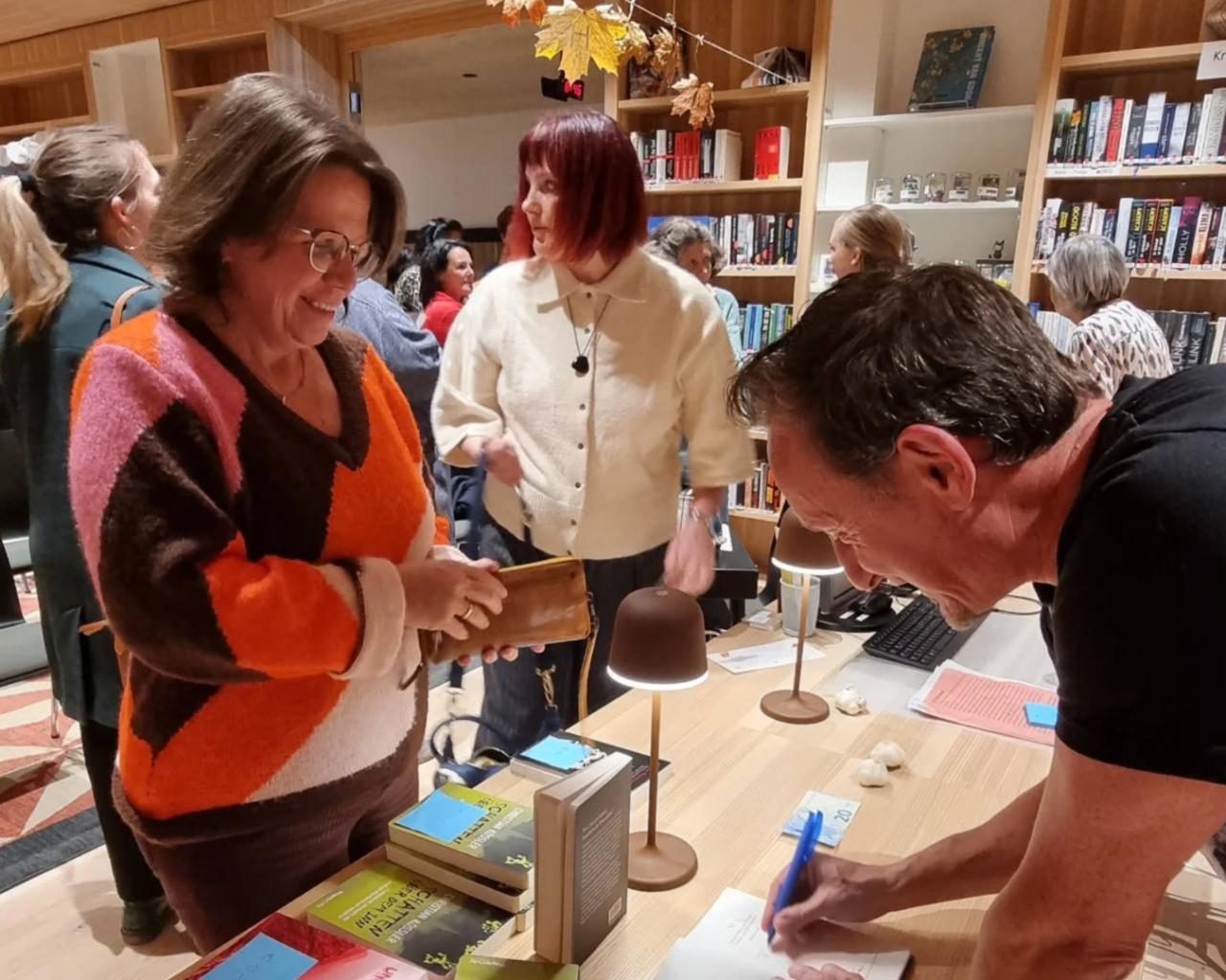 Krimi- und Gruselnacht mit Autor Christian Kössler in der Bücherei Brixlegg