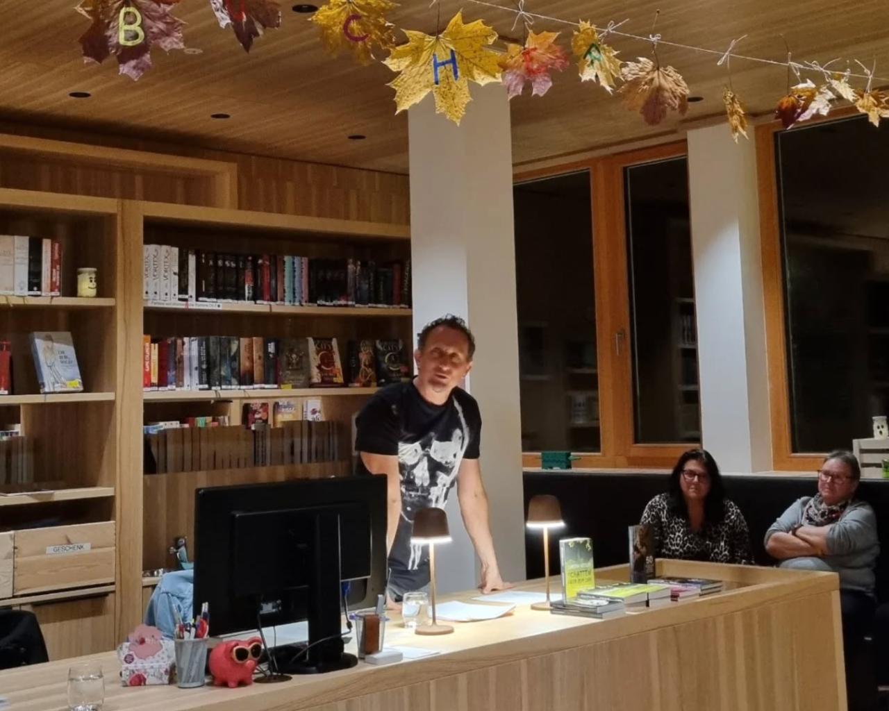 Krimi- und Gruselnacht mit Autor Christian Kössler in der Bücherei Brixlegg